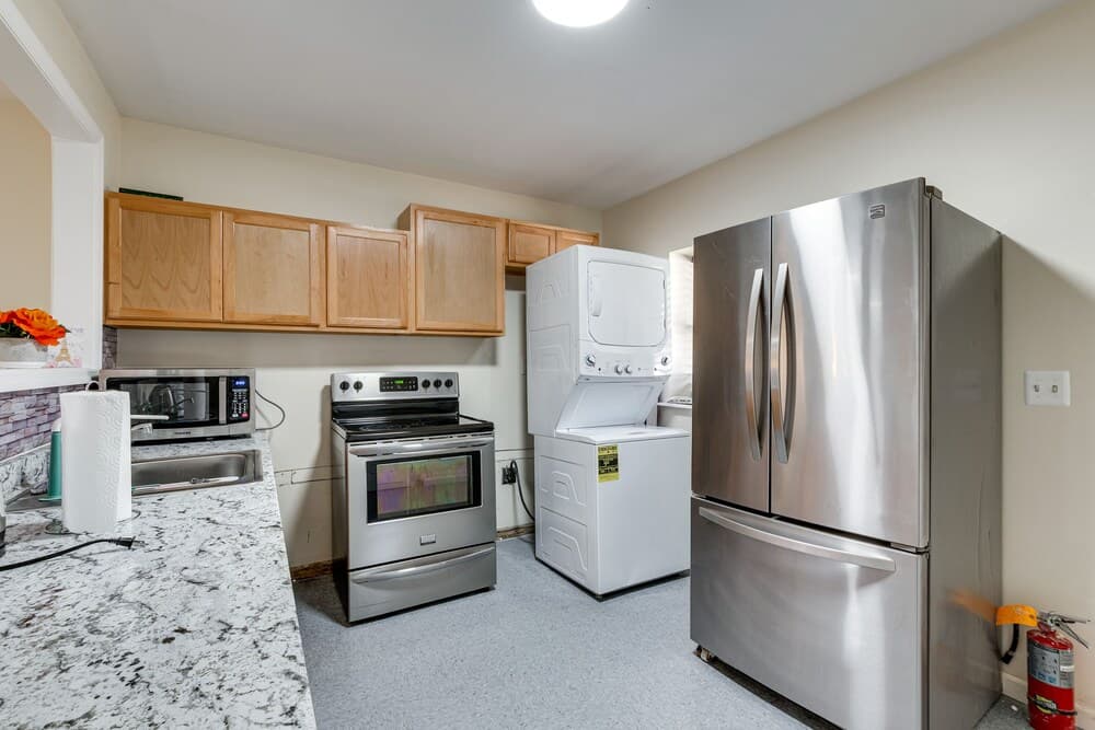 Comfortable Elizabeth Retreat ~ 16 Mi to Manhattan