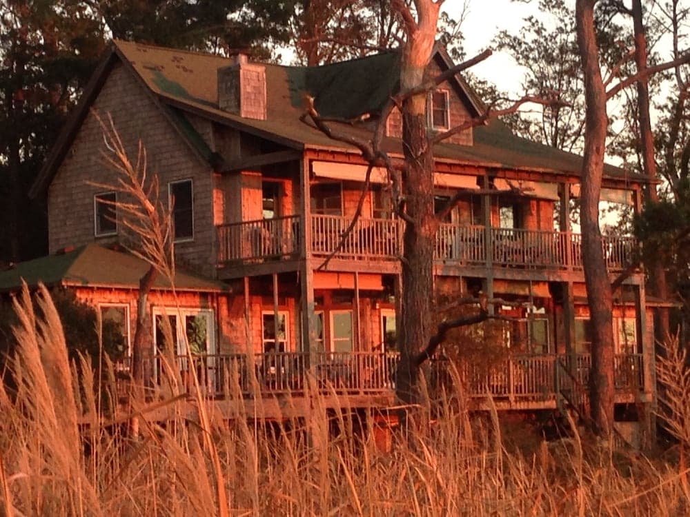 Cypress Moon Inn