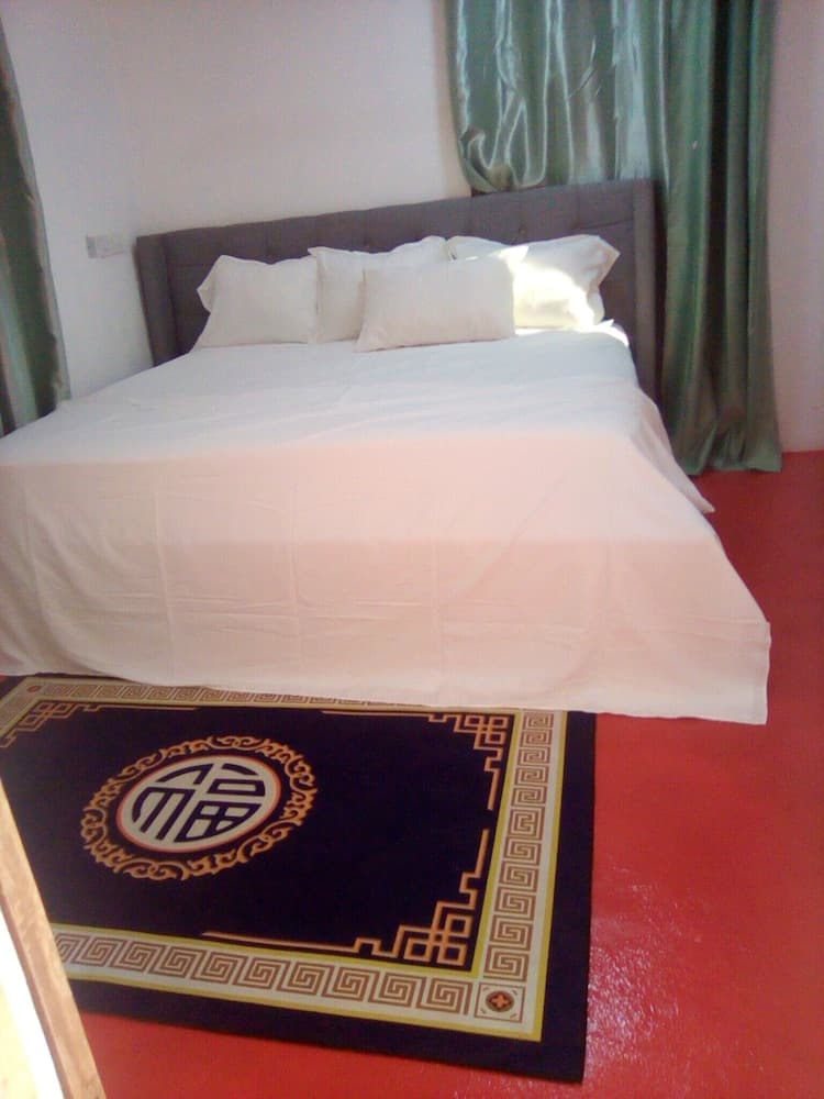 Regal Royal Suites