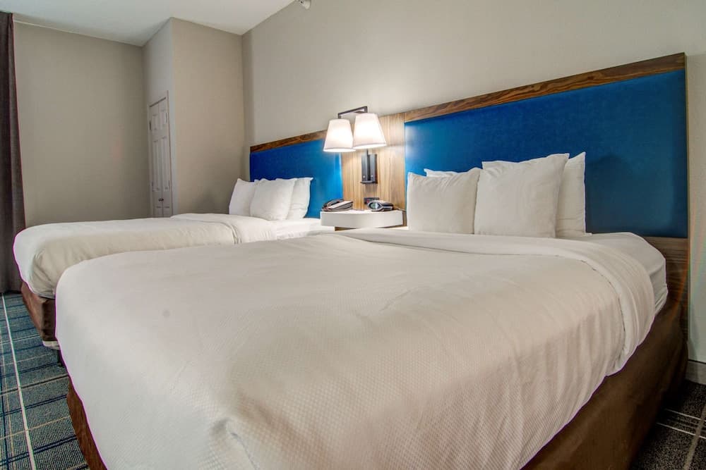 Comfort Suites Airport