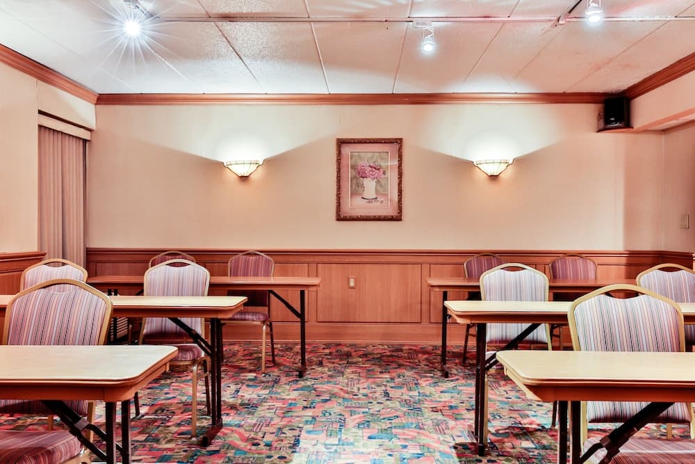 The View Inn & Suites