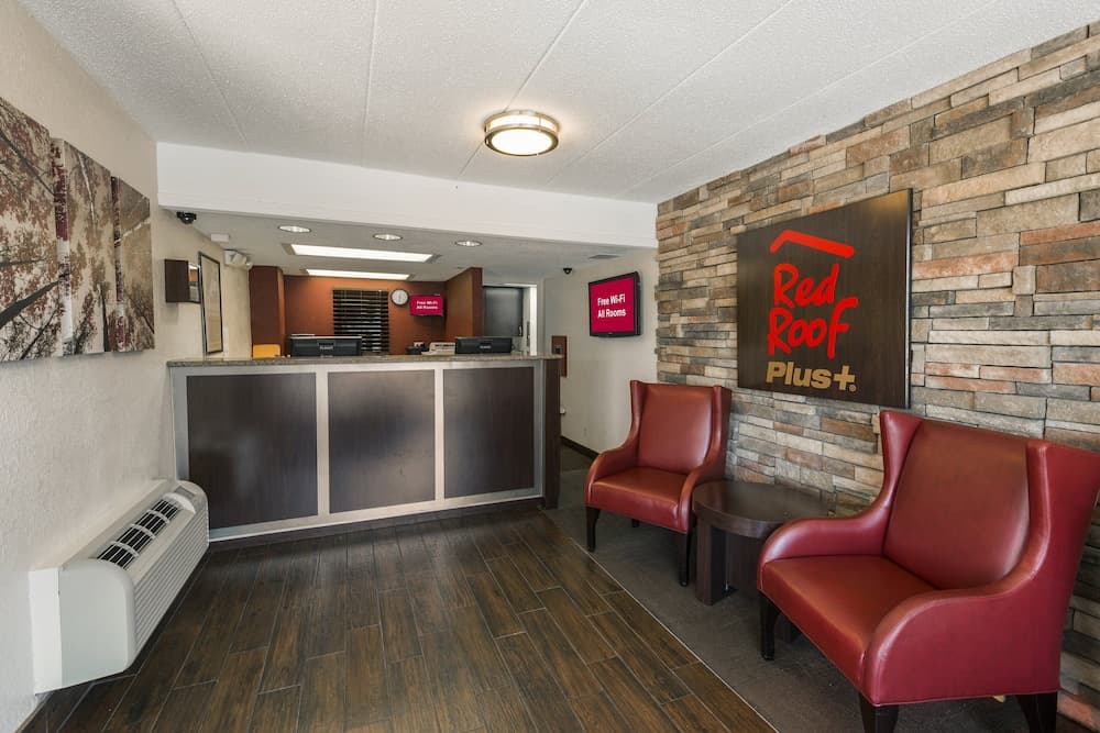 Red Roof Inn PLUS+ St Louis - Forest Park/ Hampton Ave 