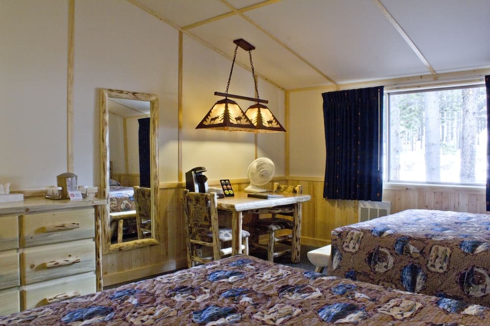 Lake Lodge Cabins - Inside the Park