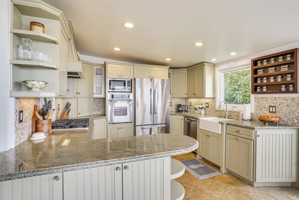 Walk to Private Beach: Rancho Palos Verdes Escape!