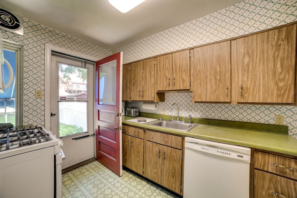 Peaceful Pittsburgh Townhome w/ Large Yard