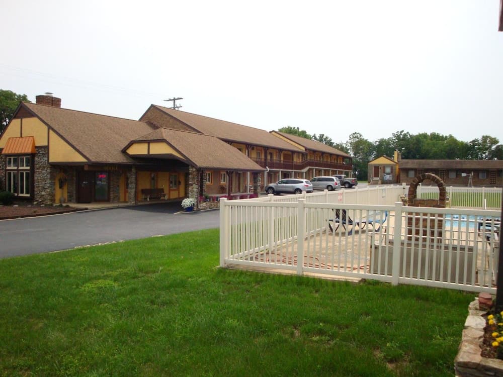 Soudersburg Motel