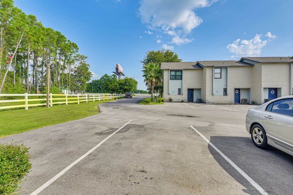 10 Mi to Navarre Beach! Waterfront Rental w/ Pool