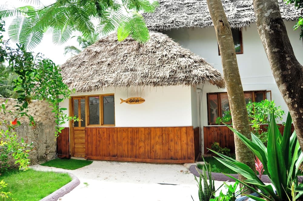 Jodari bungalow kizimkazi Zanzibar