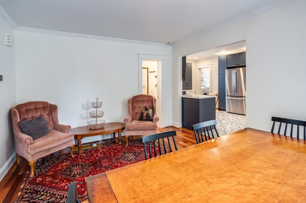 Sunnyside Cottage 3 Bedroom Home by RedAwning