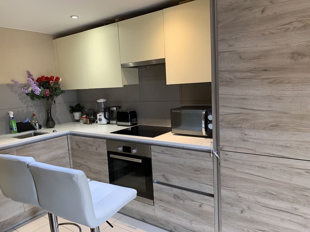Charming 2-bed Apartment in Kingston Upon Thames