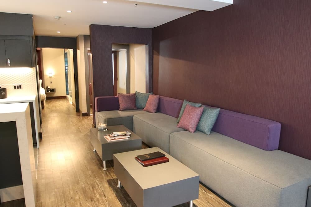 BLVD Hotel and Studios Universal-Hollywood, an Ascend Collection Hotel