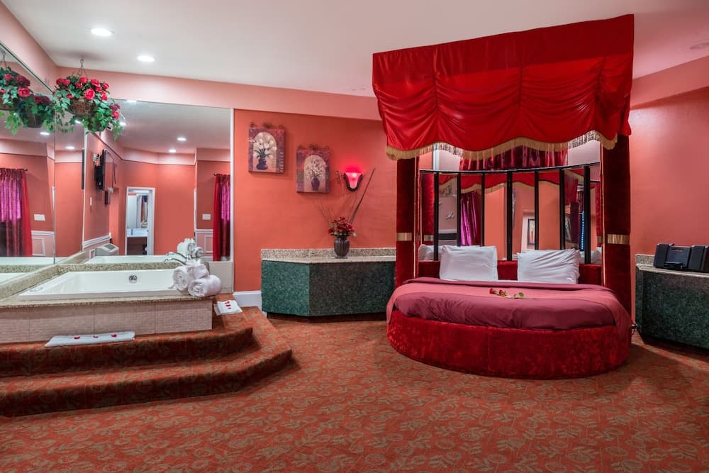 Inn of the Dove Romantic Suites with Jetted Tub & Fireplace