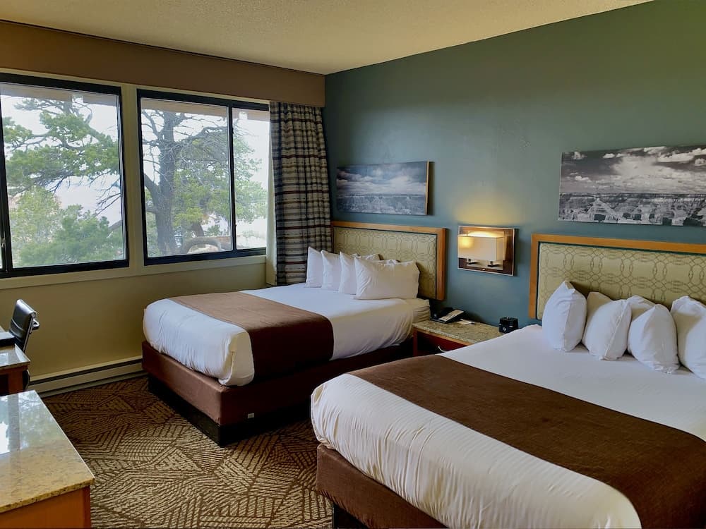 Thunderbird Lodge - Inside the Park