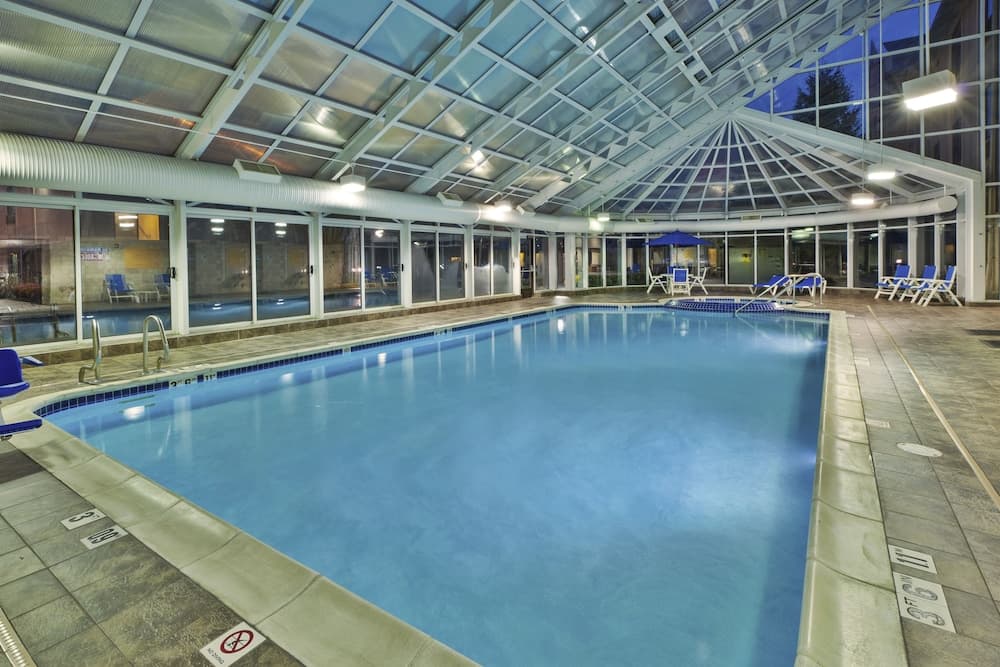 Holiday Inn Express Hotel & Suites Belleville by IHG