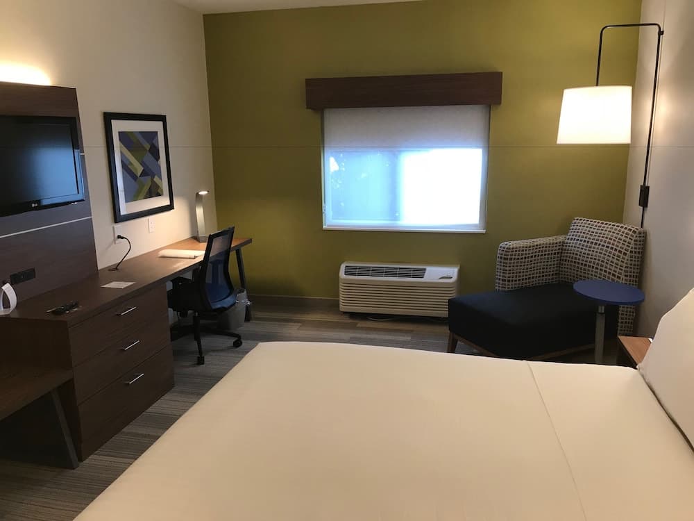 Holiday Inn Express Hotel & Suites Rochester - Victor by IHG