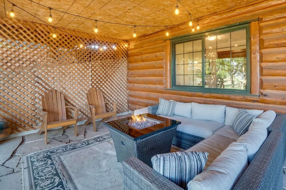 Heated Pool + Mtn Views: Log Cabin in Parker!