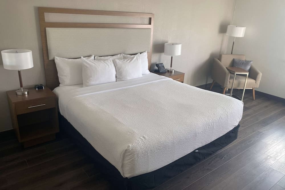 La Quinta Inn & Suites by Wyndham Ft Lauderdale Cypress Cr