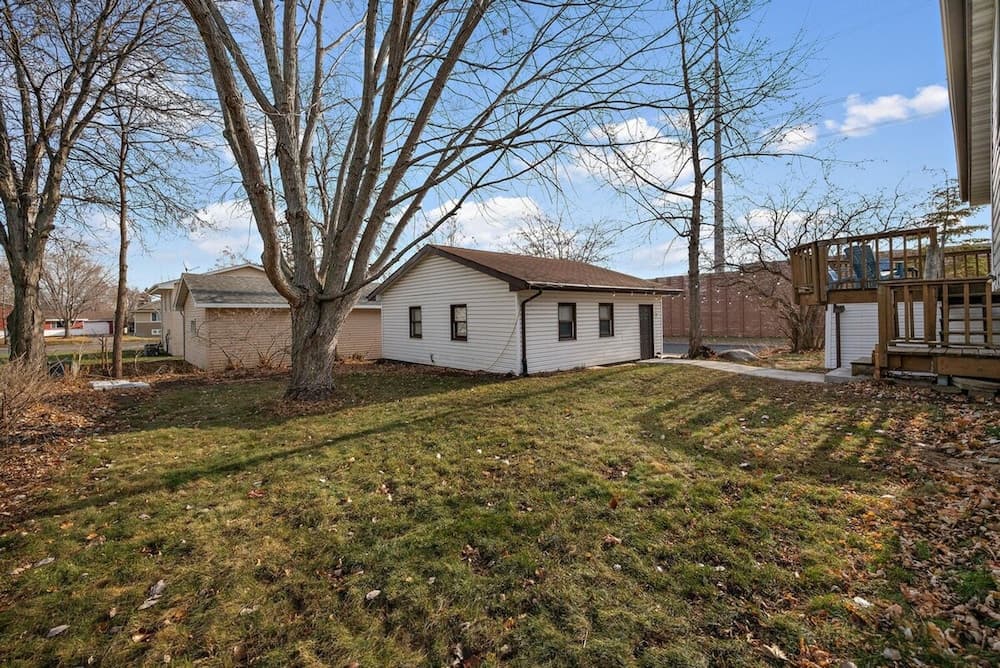 Elm Creek Retreat 4Bd in Maple Grove