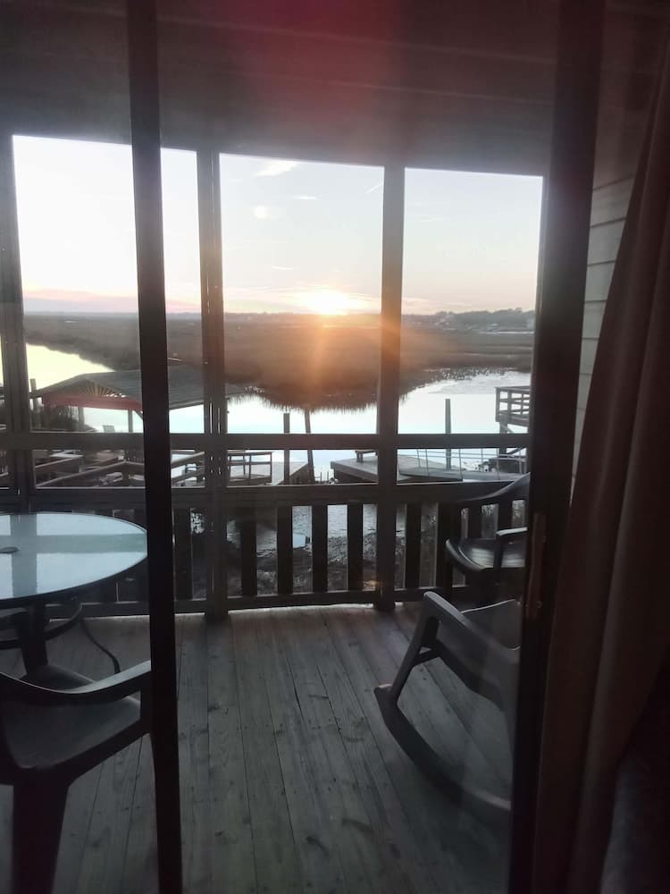 Seawatch Inn at the Landing