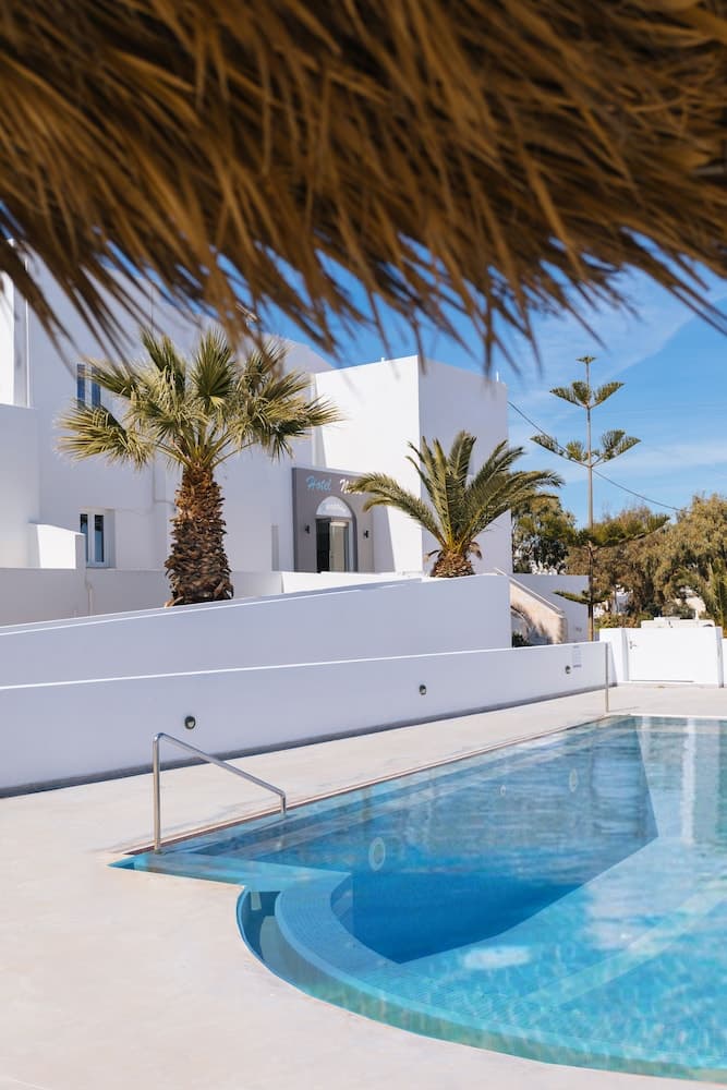 Nikos Hotel