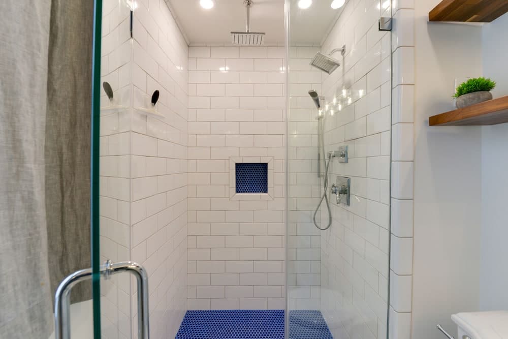 Avalon Vacation Rental w/ Porch & Grill!