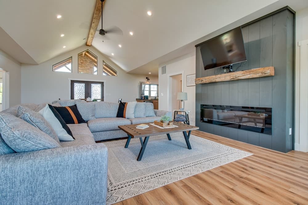 Idyllic Williamstown Retreat w/ Hot Tub & Pool!
