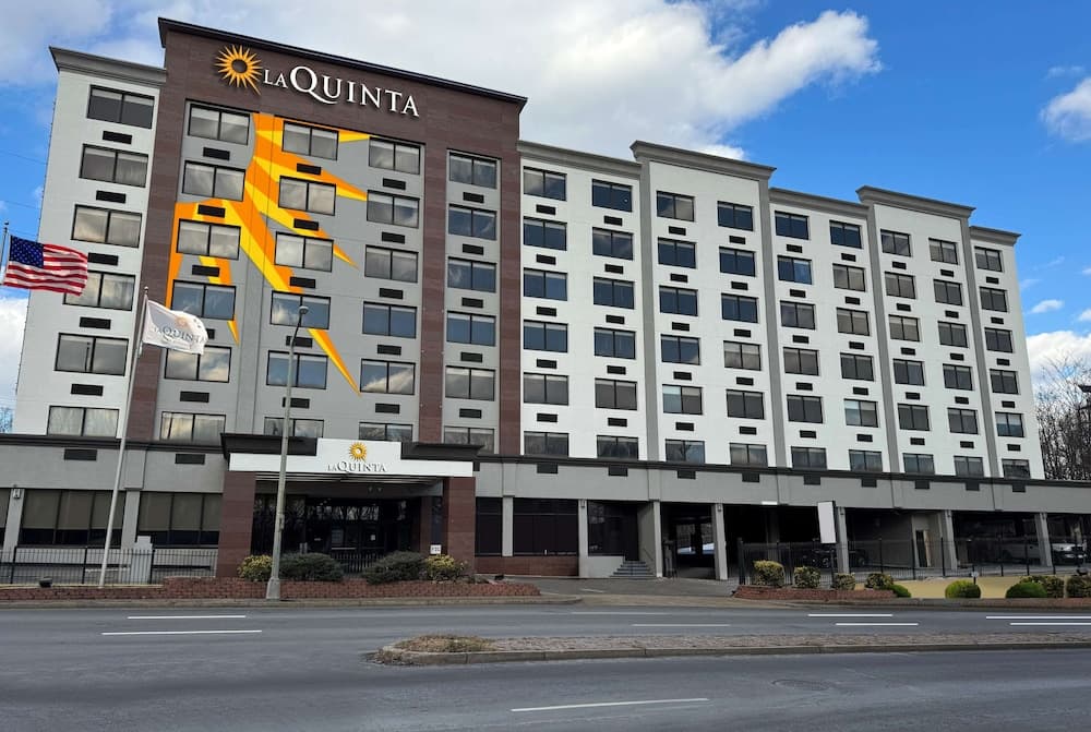 Holiday Inn Express And Suites Washington Dc Noma by IHG