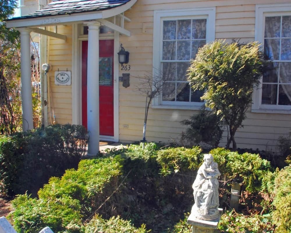 Apple Tree Historic B&B