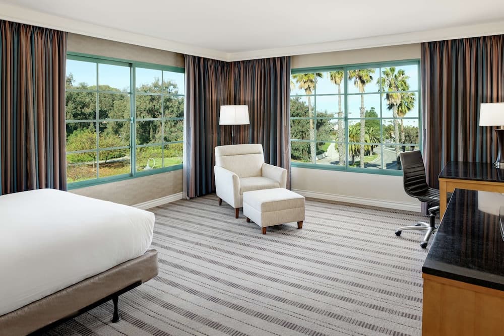 DoubleTree by Hilton San Pedro - Port of Los Angeles