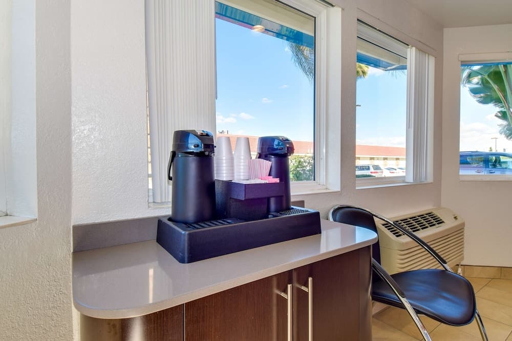 Motel 6 Riverside, CA - South