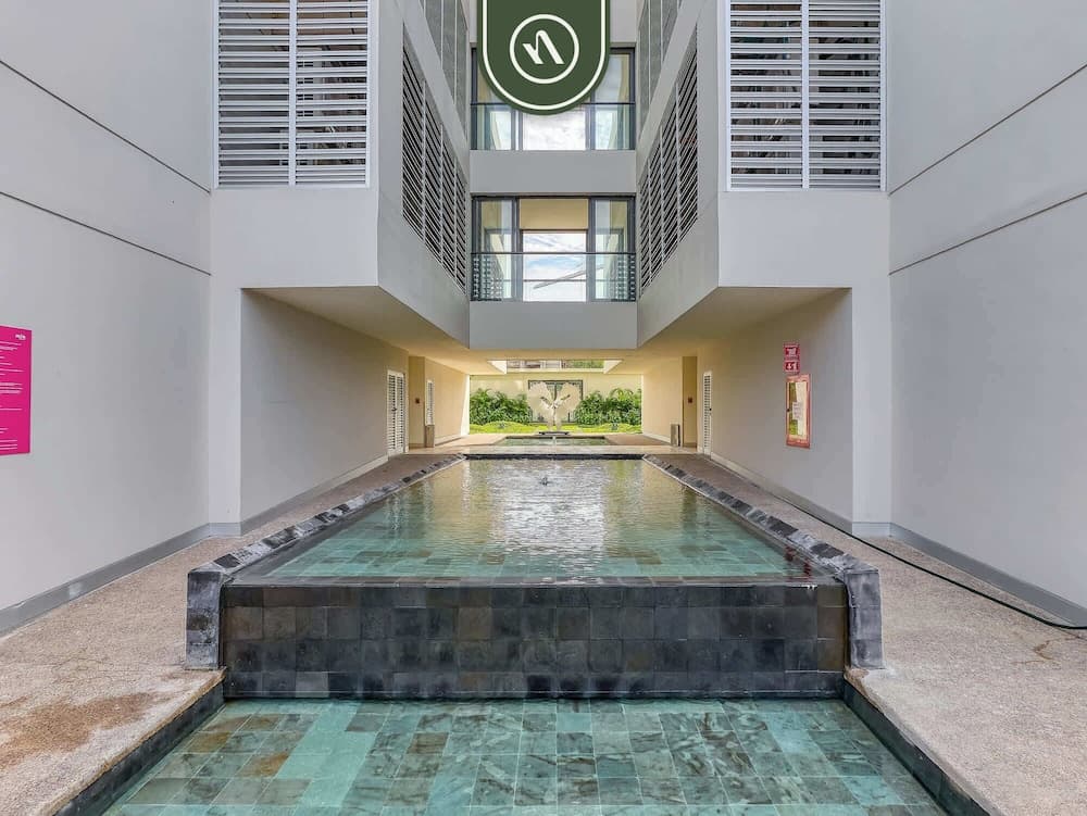 Luxury Condo With Canal View - Near Beach