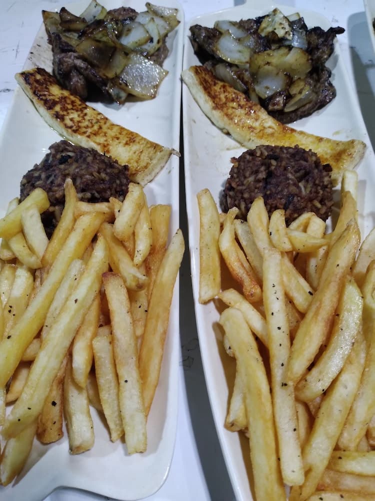 Hostal & Restaurante Bar Xtream