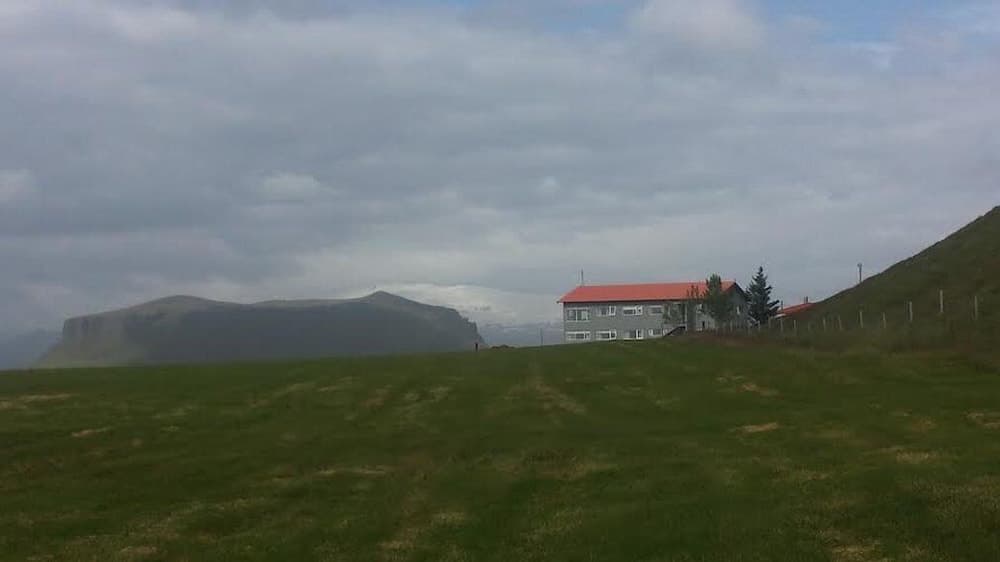 Farmhouse Lodge