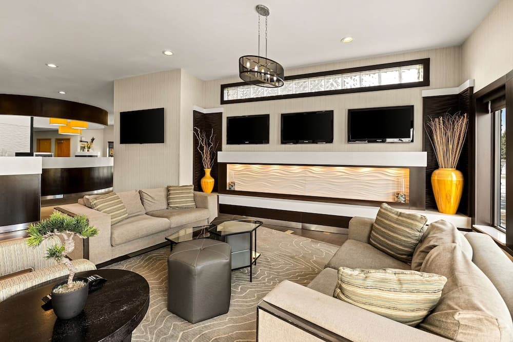 Sonesta Essential Indianapolis Airport