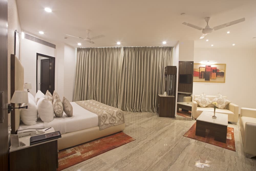 Hotel Shanti Palace