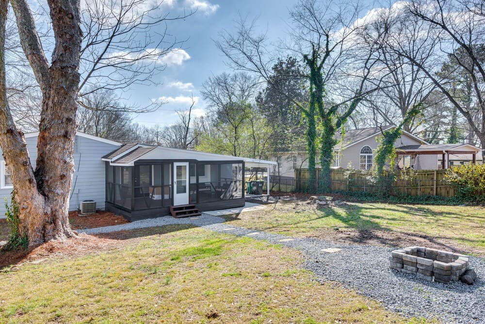 Smyrna Home w/ Porch: 2 Mi to Battery Atlanta!