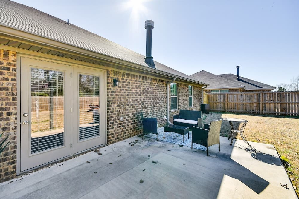 Prattville Home w/ Fire Pit - 2 Mi to Downtown!