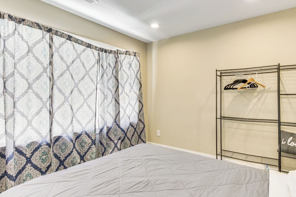 1 Mi to Dtwn Monroe: Family-friendly Duplex!
