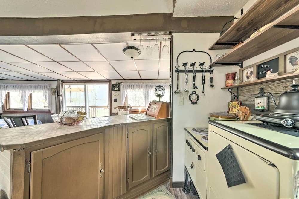 Lovely Couples Escape on Mississippi River!