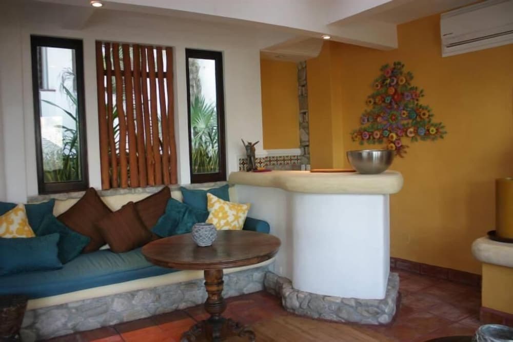 Casa de Mita Hotel