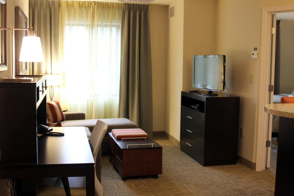 Staybridge Suites Liverpool Syra by IHG