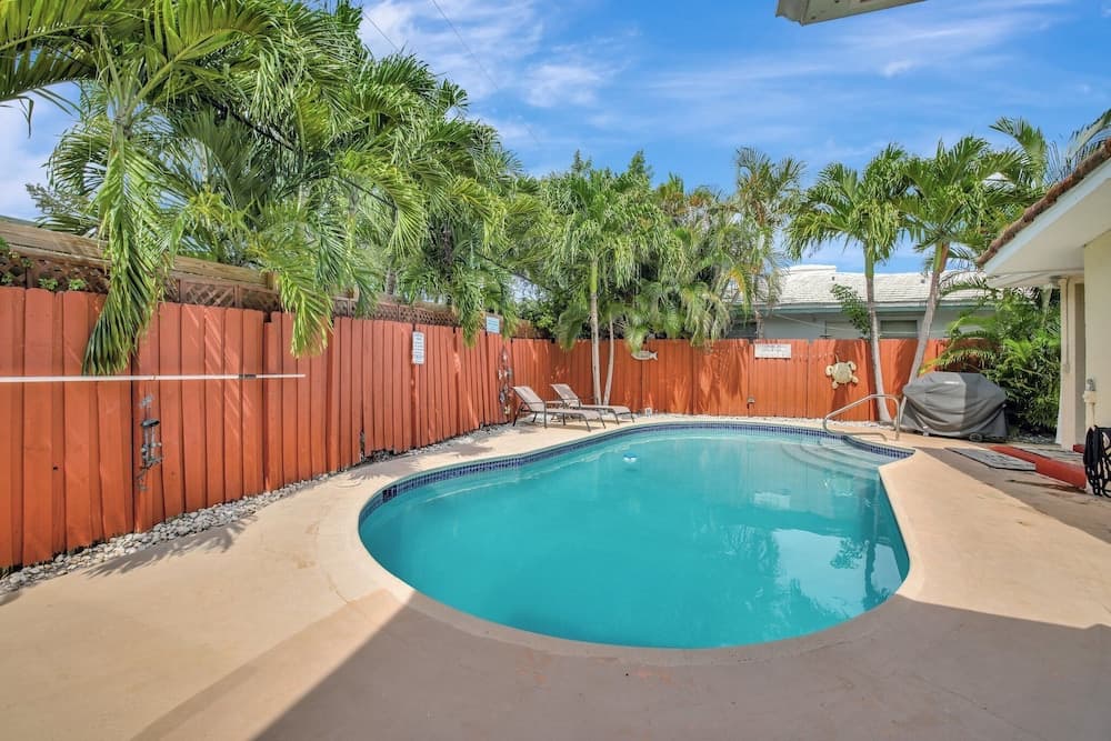 Beach Duplex 3br Manor with Heated Pool
