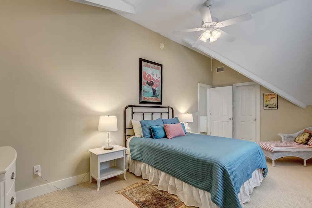 1016 San Fernando Street 3 Bedroom Home by RedAwning