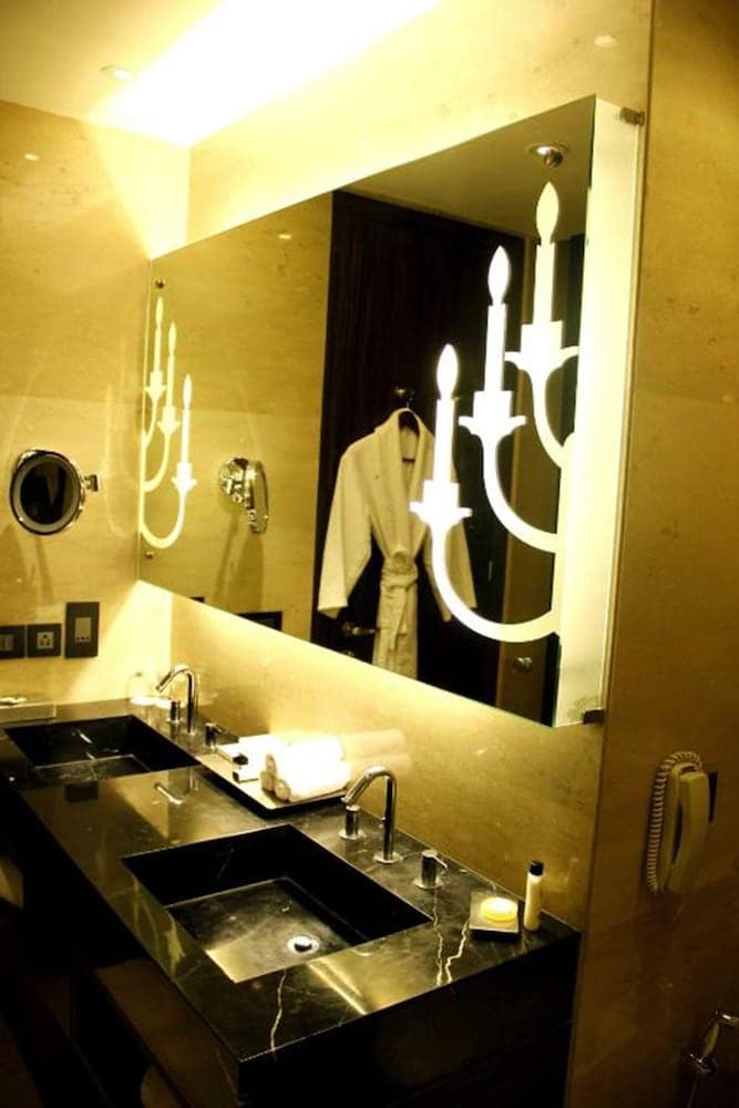 IIDL Suites