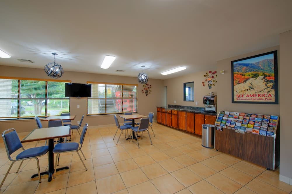 Brentwood Inn & Suites