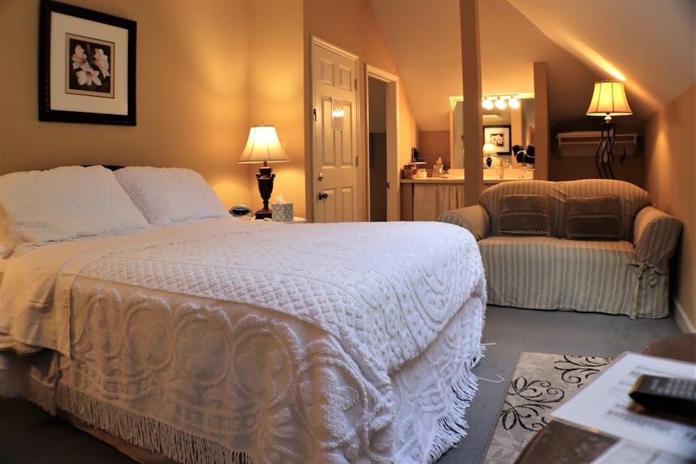 The Lincoln Short North B&B
