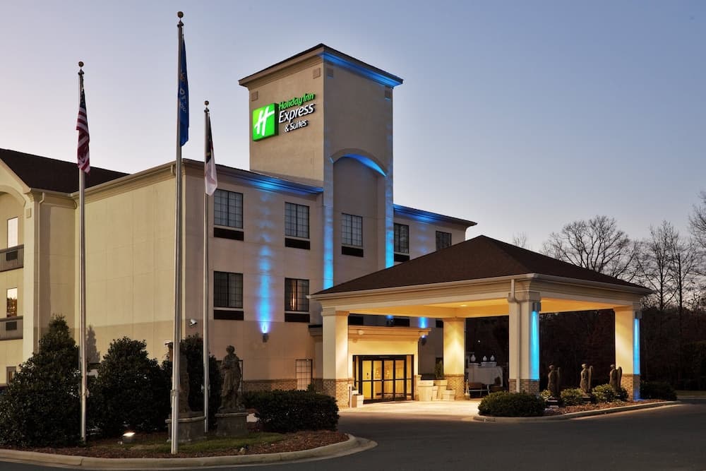 Holiday Inn Express & Suites Albermarle by IHG