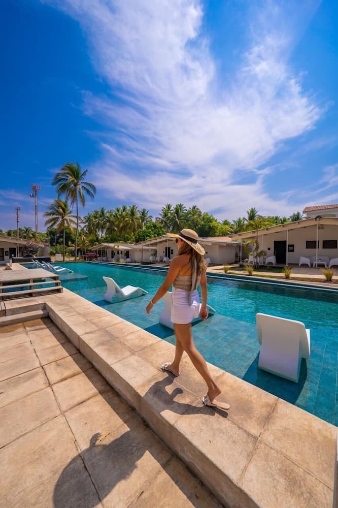 Izalco Hotel & Beach Resort