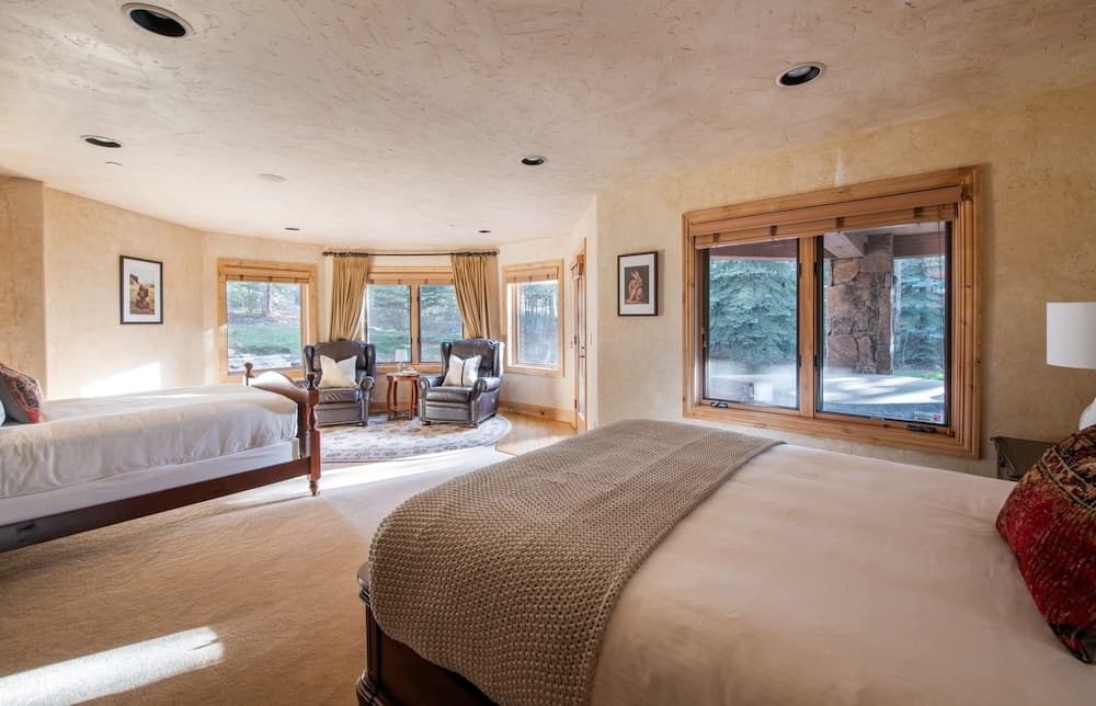 Cherry Ridge by Avantstay Incredible Mountain Mansion w/ Game Room, Hot Tub & Views!!