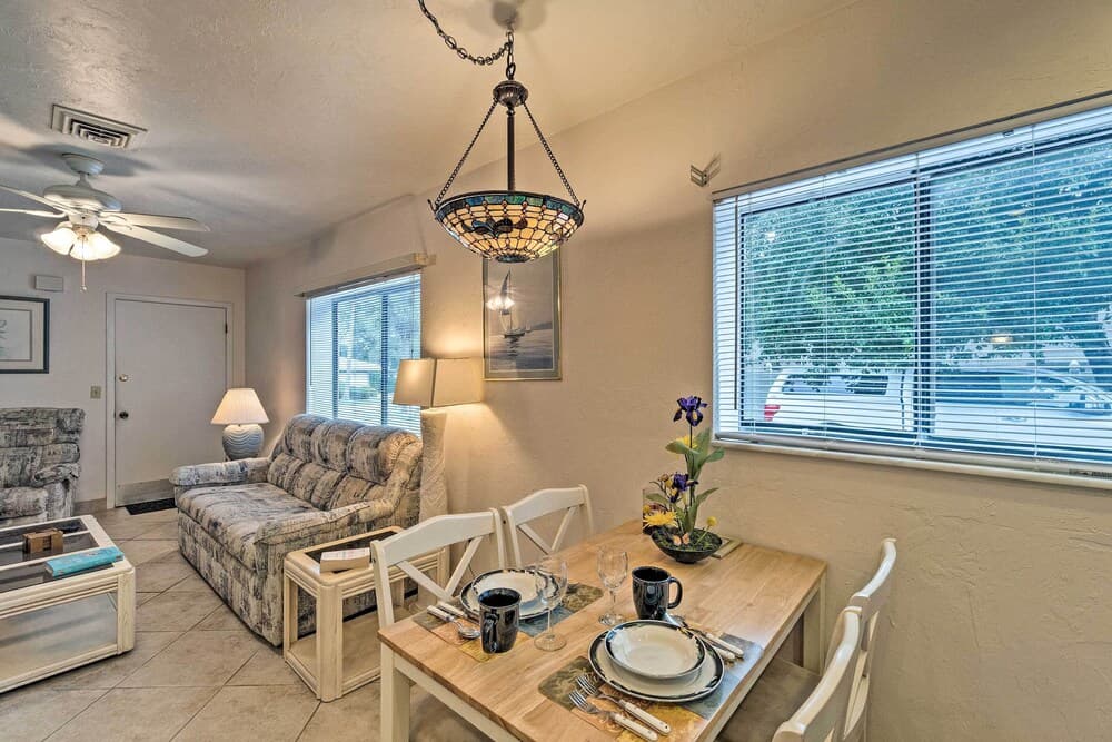 Updated Apartment Walking Distance to Venice Beach
